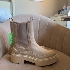 Sam Edelman Lulia Chelsea boot size 9 in sesame